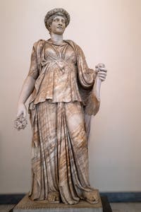Flora als kleine Pomona, Farnese-Sammlung, Archäologisches Museum von Neapel, Italien