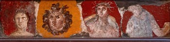 Wandgemälde mit Frauen- und Gorgonenköpfen, Stabiae, Villa di Ariadne, Archäologisches Museum von Neapel
