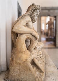 Ozean mit einem Meeresdrachen, Farnese-Sammlung, Archäologisches Museum von Neapel in Italien