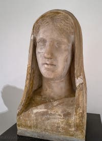 Büste einer Vestalin, rechteckiger Säulenhof, Villa dei Papiri, Herculaneum, Archäologisches Museum von Neapel in Italien