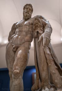 Herkules in Ruhe, Farnese-Sammlung, Archäologisches Museum von Neapel in Italien