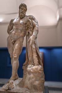 Herkules in Ruhe, Farnese-Sammlung, Archäologisches Museum von Neapel in Italien