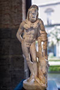 Herkules in Ruhe, Pozzuoli, Archäologisches Museum von Neapel in Italien
