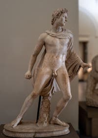 Kriegsmann mit einer Oberschenkelverletzung, Farnese-Sammlung, Archäologisches Museum von Neapel, Italien