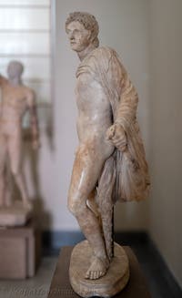 Kriegsmann mit einer Oberschenkelverletzung, Farnese-Sammlung, Archäologisches Museum von Neapel, Italien
