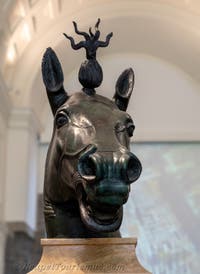 Pferdekopf aus Neros Quadriga, Herculaneum, Archäologisches Museum von Neapel, Italien