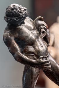 Betrunkener Satyr mit einem Weinschlauch, Casa del Centenario, Pompeji, Archäologisches Museum von Neapel in Italien