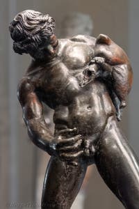 Betrunkener Satyr mit einem Weinschlauch, Casa del Centenario, Pompeji, Archäologisches Museum von Neapel in Italien