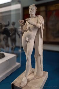 Flötenspielender Satyr, Praedia di Giulia Felice, Pompeji, Archäologisches Museum von Neapel, Italien