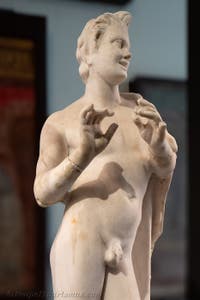 Flötenspielender Satyr, Praedia di Giulia Felice, Pompeji, Archäologisches Museum von Neapel, Italien