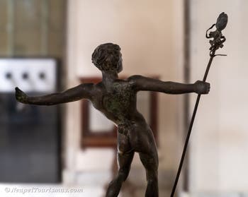 Tanzender Satyr mit einem Thyrsos, Villa dei Papiri, Herculaneum, Archäologisches Museum von Neapel in Italien