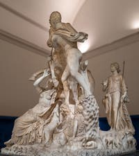 Der Farnese-Stier und die Qualen der Dirke, Farnese-Sammlung, Archäologisches Museum von Neapel in Italien