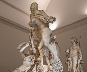 Der Farnese-Stier und die Qualen der Dirke, Farnese-Sammlung, Archäologisches Museum von Neapel in Italien