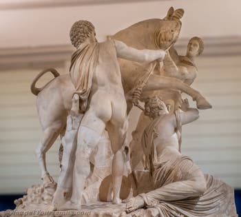 Der Farnese-Stier und die Qualen der Dirke, Farnese-Sammlung, Archäologisches Museum von Neapel in Italien