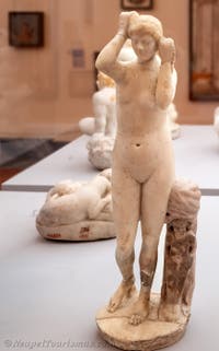 Venus Anadyomene, die sich die Haare trocknet, Haus des Oppius Gratus und der Quartilla, Pompeji, Archäologisches Museum von Neapel, Italien
