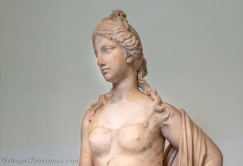 Aphrodite Meeresvenus, Farnese-Sammlung, Archäologisches Museum von Neapel, Italienn