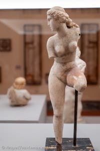 Venus zieht ihre Sandale aus, Casa del Centenario, Pompeji, Archäologisches Museum von Neapel in Italien