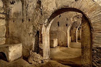 Kryptoportikus der unterirdischen Neapolis unter der Basilika San Lorenzo Maggiore in Neapel, Italien