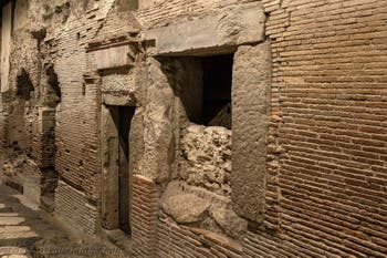 Erario, Schatzkammer des unterirdischen Neapolis unter der Basilika San Lorenzo Maggiore in Neapel, Italien