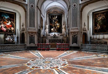 Caravaggio, die sieben Werke der Barmherzigkeit, Pio Monte della Misericordia in Neapel, Italien