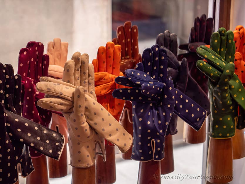 Handschuhe Fanny in Venedig