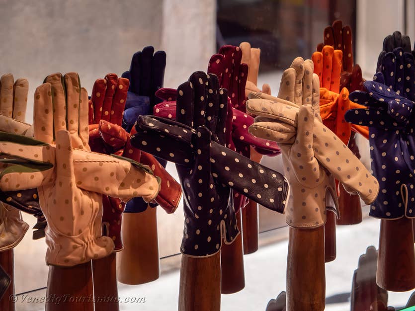 Handschuhe Fanny in Venedig